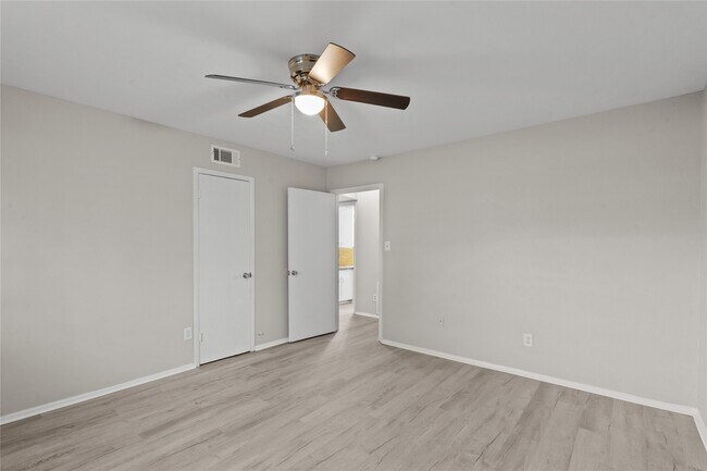 Building Photo - 2729 Main St