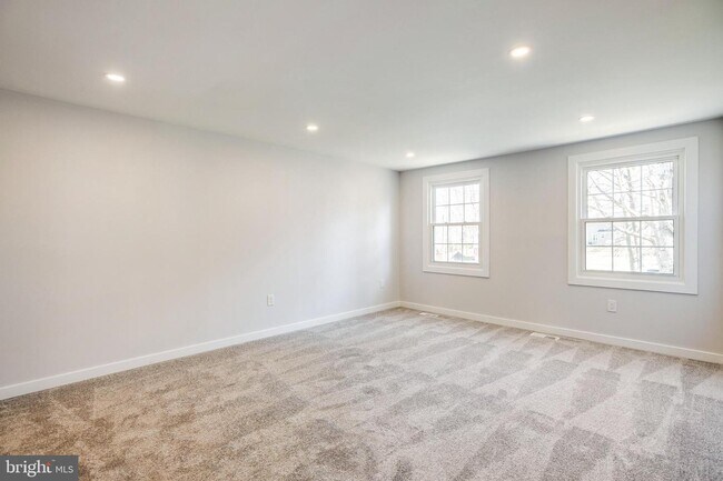 Building Photo - 9003 Fox Lair Dr