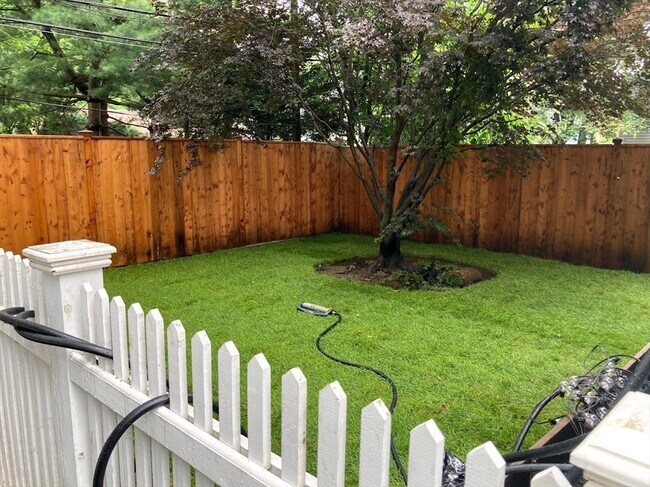 Building Photo - 53 Prince St