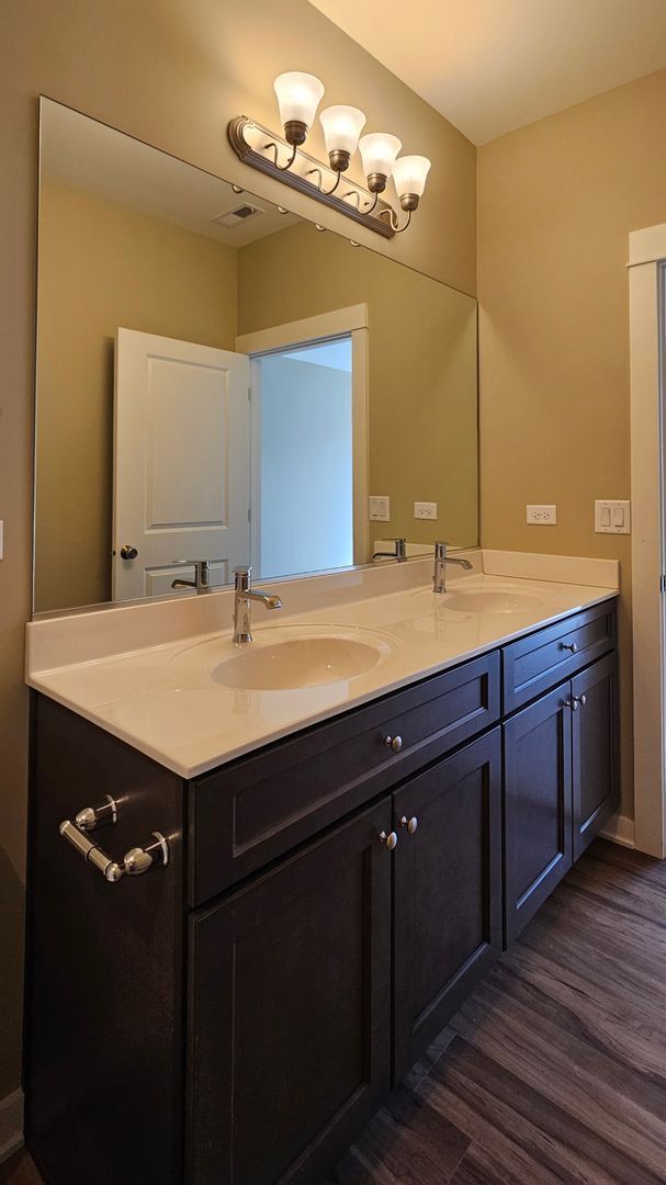 Building Photo - Emery Oak-2Br/2Ba Rental Home-First Floor