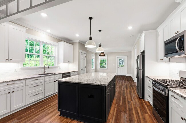 Building Photo - Beautifully Built Ranch Home in Desirable ...