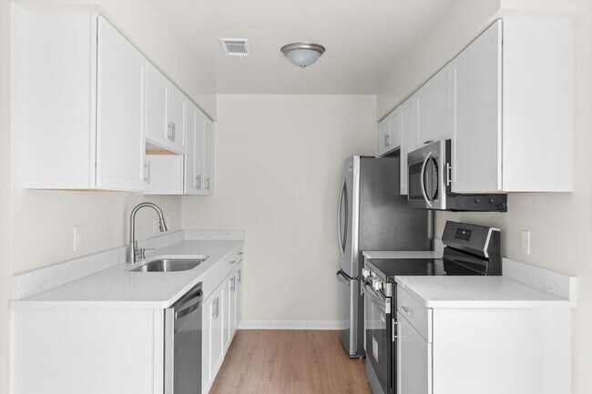Building Photo - Greenbrier Living Near Shopping, Dining & Major Chesapeake Conveniences at this COMPLETELY REHABB...
