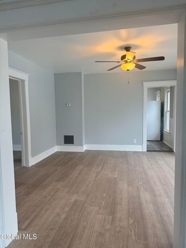 Building Photo - 49 Elizabeth St