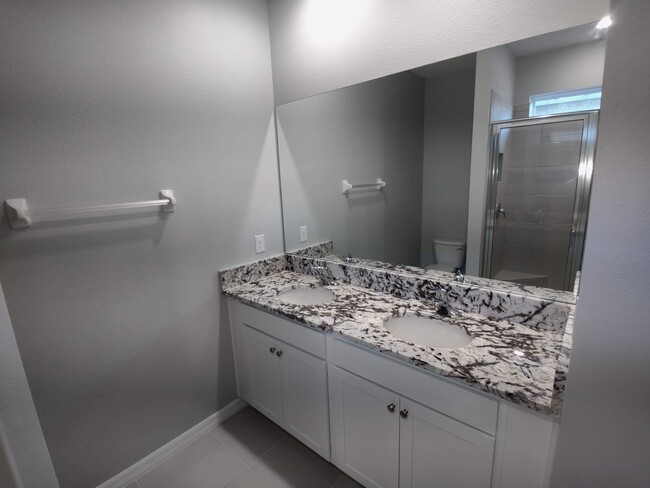 Building Photo - 5385 Sunshine Dr
