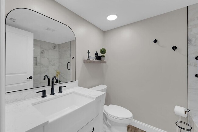 Building Photo - 15761 Windward Way Cir