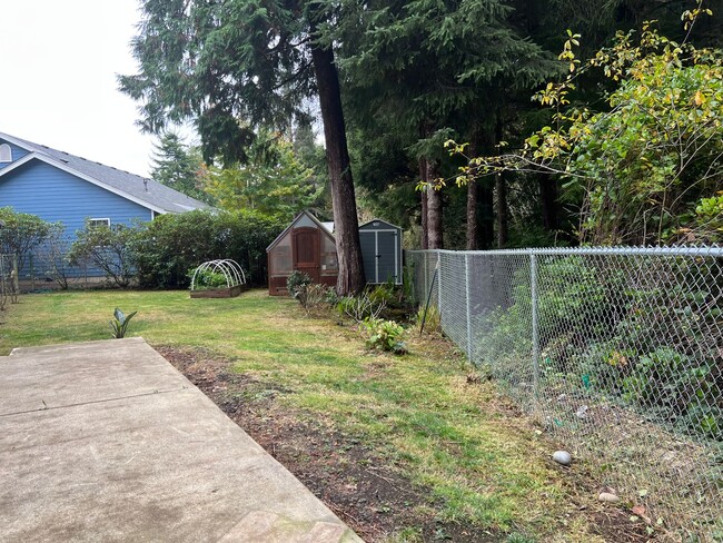 Building Photo - Very Nice Home in Waldport!