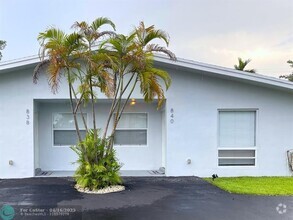 Building Photo - 840 SW 14th St