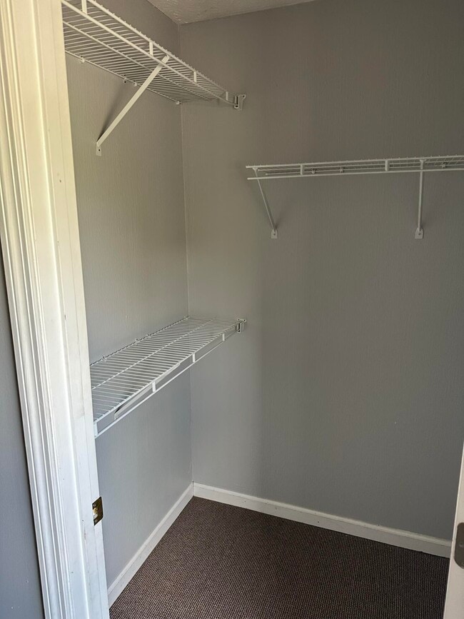 Building Photo - 2003 River Ridge Rd