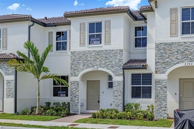 Building Photo - 2748 SE 26th Ave