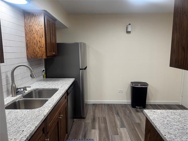 Building Photo - 7832 Royal Ln