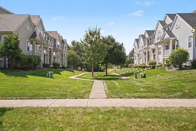 Building Photo - 24617 Patriot Square Dr S