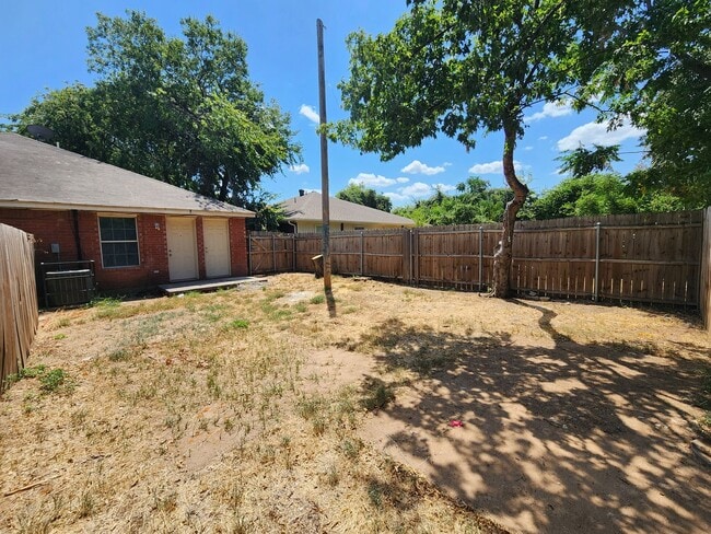 Building Photo - 2917 Van Horn Ave