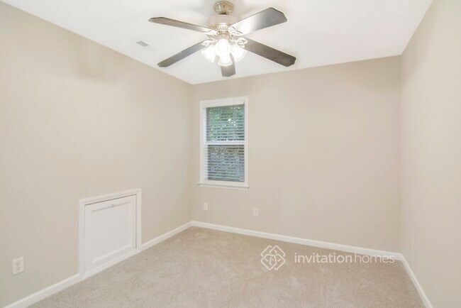 Building Photo - 6900 Longridge Dr