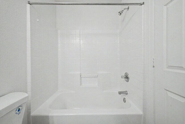 Building Photo - 16489 N Oachs Dr