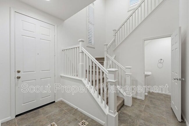 Building Photo - 40026 Somerville Ln