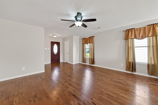 Building Photo - 20631 Tayman Oaks Dr