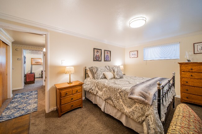 Building Photo - 1793 S 2600 E