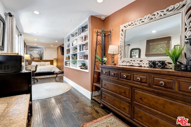 Building Photo - 5966 Graciosa Dr