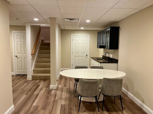 Building Photo - Lawton Lane Management