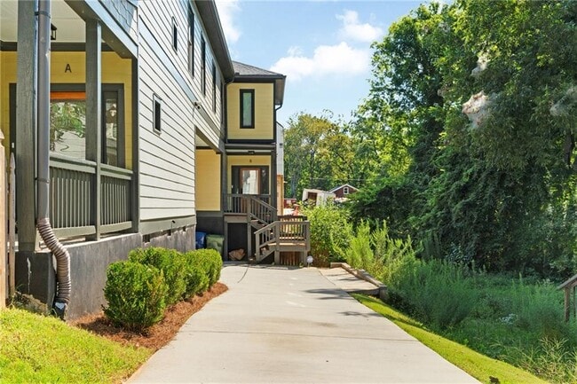 Building Photo - 976 Dunning St SE