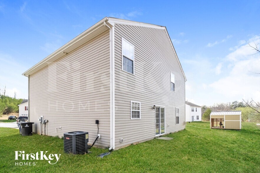 Building Photo - 165 Salem Trail Ct