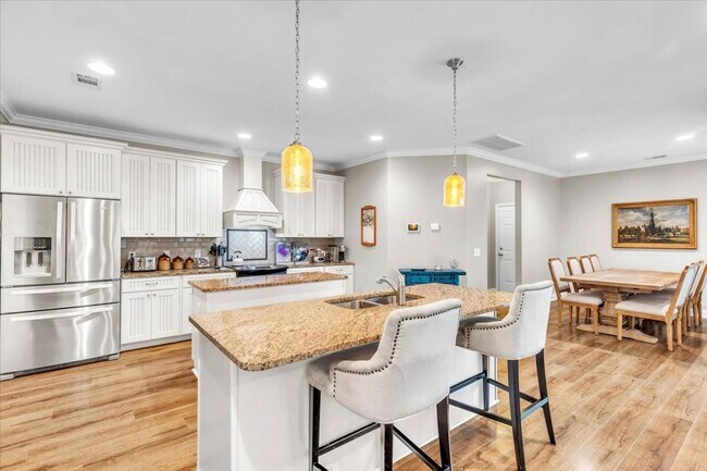 Building Photo - Gorgeous 4 Bed/2.5 Bath in Waterways Township!