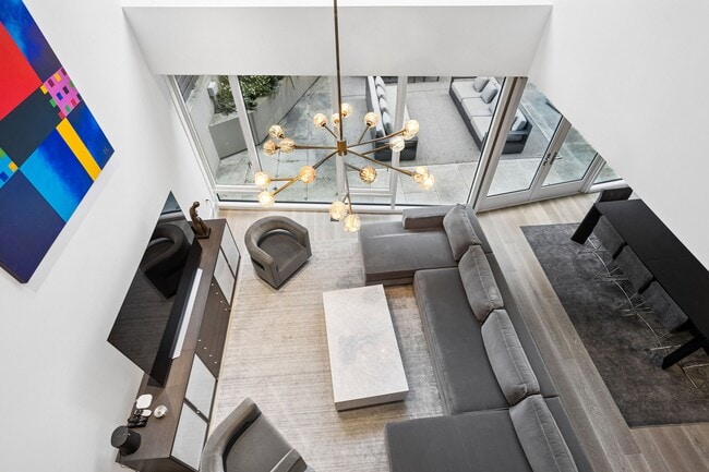 Building Photo - 2121 Webster St