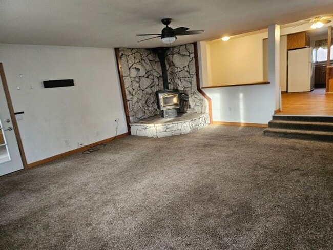 Building Photo - 3Br/1 Bath Home in Susanville