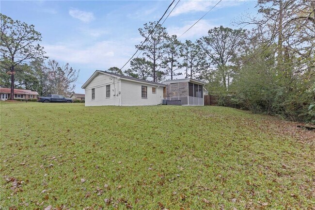 Building Photo - 5925 Couton Dr