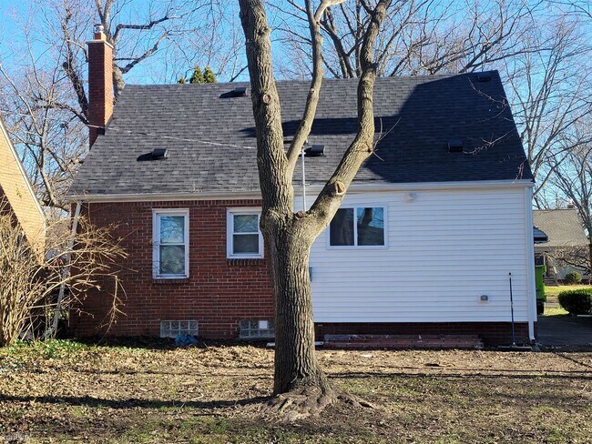 Building Photo - 3 br, 1 bath House - 2721 N Connecticut Ave