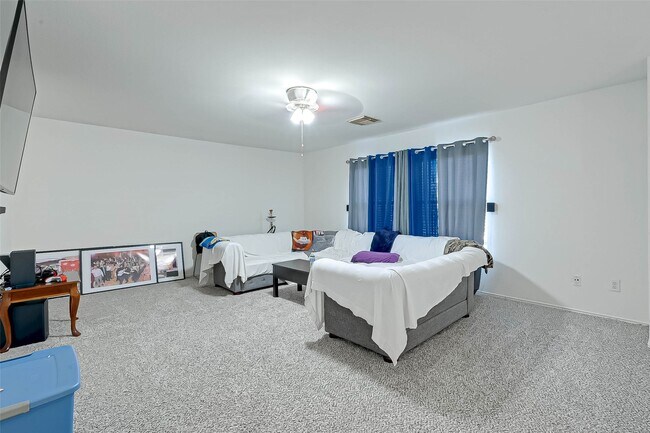 Building Photo - 3822 Willow Stone Ct