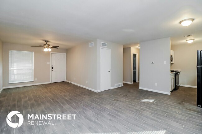 Building Photo - 1103 Johns Dr