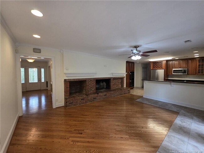 Building Photo - 342 Devane St