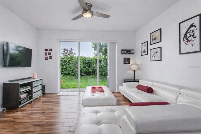 Building Photo - 5014 White Sanderling Ct