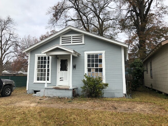 Primary Photo - 2906 Regent St