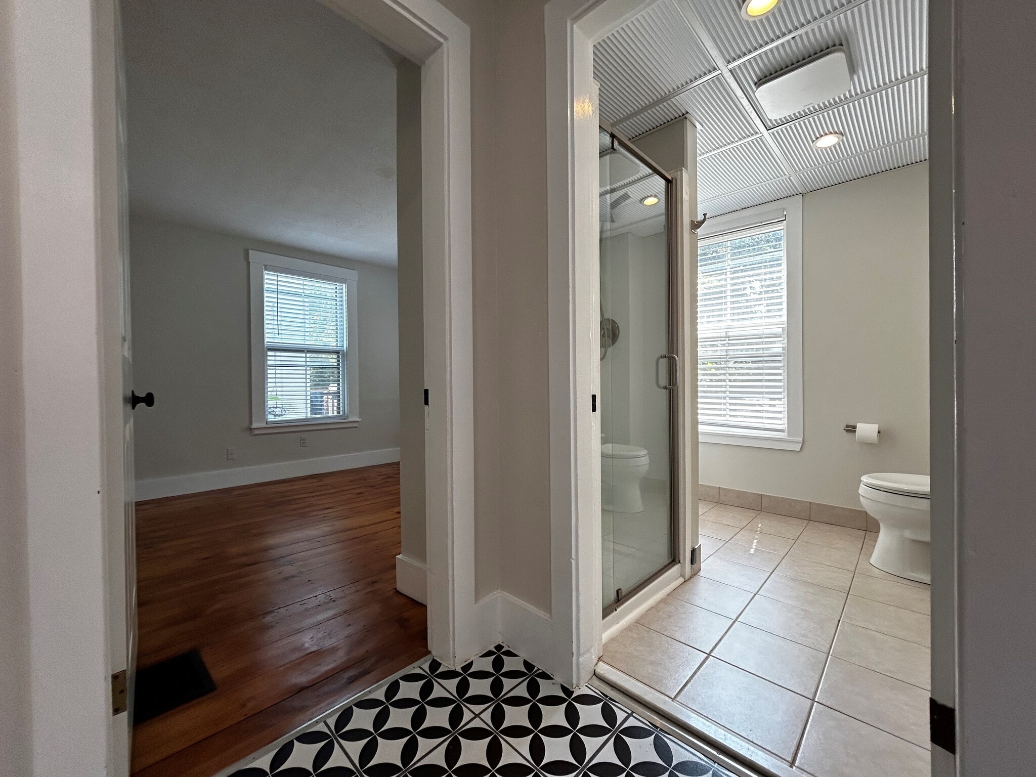 Building Photo - 55 Hale St