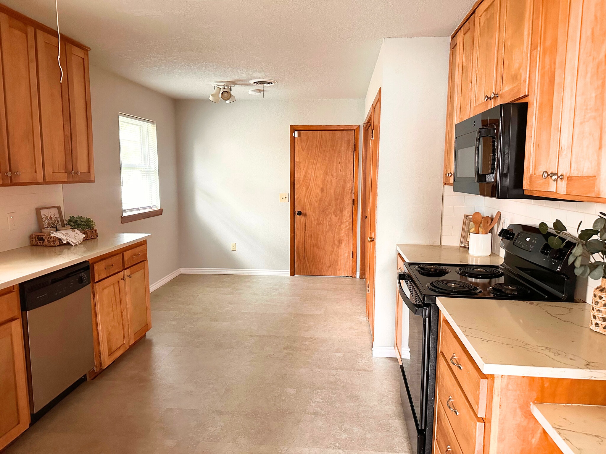 Building Photo - 6007 Palmetto Trl