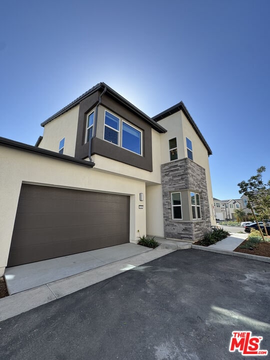 Building Photo - 406 Clipper