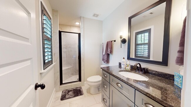 Building Photo - Like New Colonial Style Townhome close to Downtown Opelika