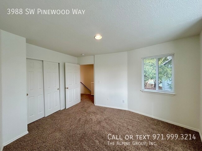 Building Photo - 3988 SW Pinewood Way