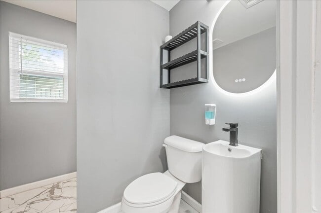 Building Photo - Move-In Special: $300 Off First Month if You Move on or before Feb 28, 2026!