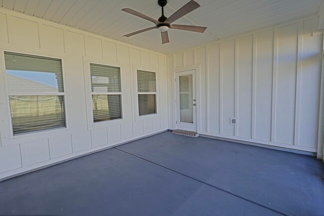 Building Photo - 6248 Jenks Dr