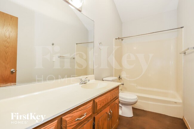 Building Photo - 1119 Karen Dr