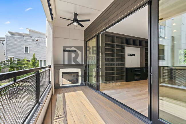 Building Photo - 1242 2nd Ave S