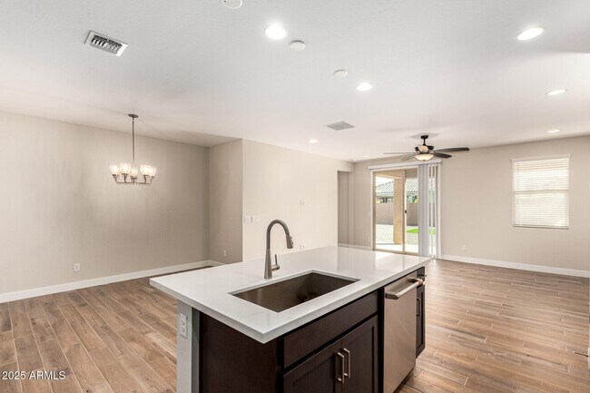 Building Photo - 17625 W Colter St