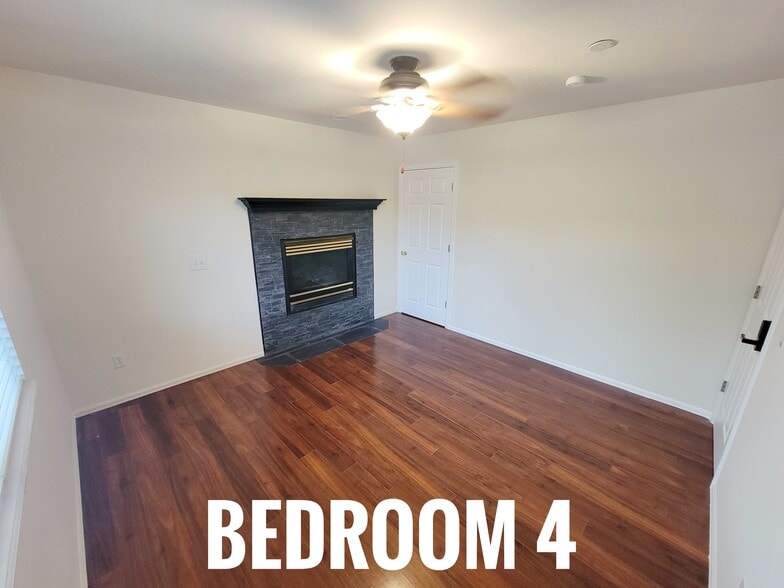 Building Photo - 3620 Richmond Dr