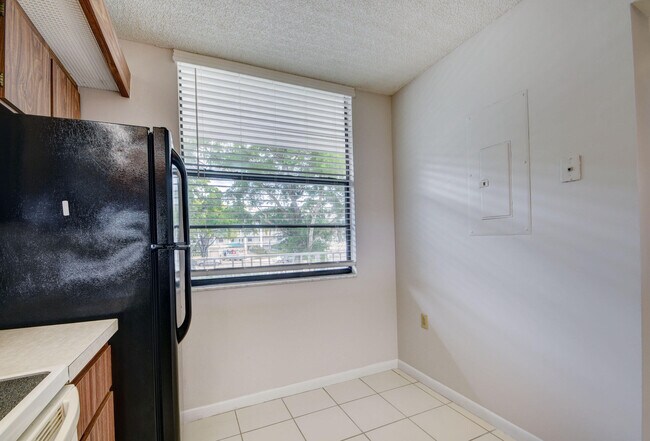 Building Photo - 3520 Whitehall Dr