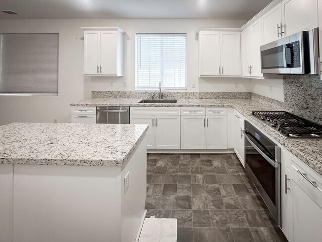 Building Photo - Beautiful Newer Construction,Townhome, 3 Bedroom / 2 Bathroom Home FOR RENT