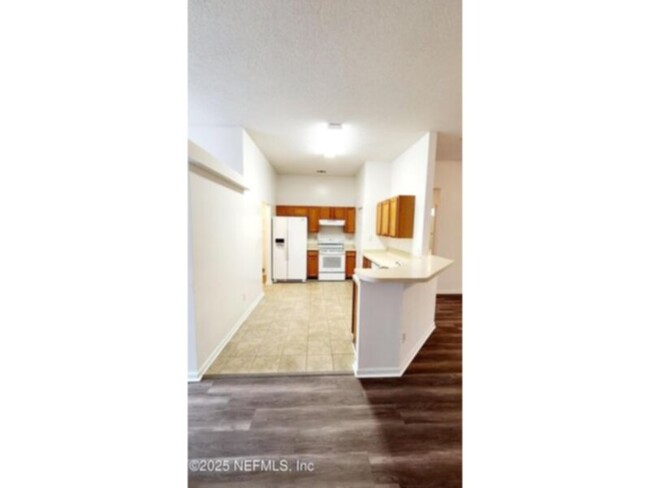Building Photo - 4/2 in Westchase Manor