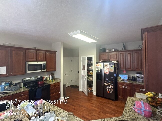 Building Photo - 115 Cross Pointe Ln